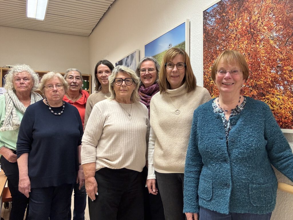Erste Vorstandssitzung mit (von links nach rechts: Hildegard Guth, Silvia Jacob, Dr. Ute Brüne-Cohrs, Doris Weber, Jutta Meder, Christel Schulz