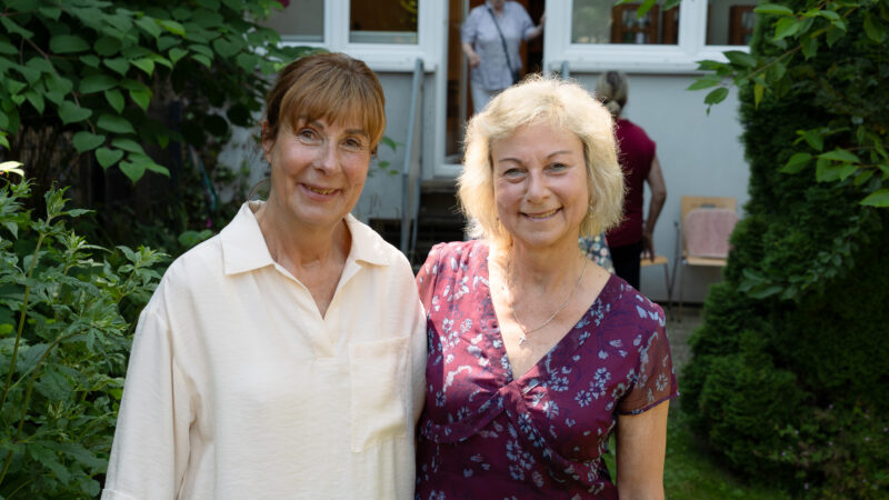 Jutta Meder mit Martina Schnell
